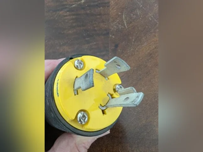 Twist Lock  30a 250v