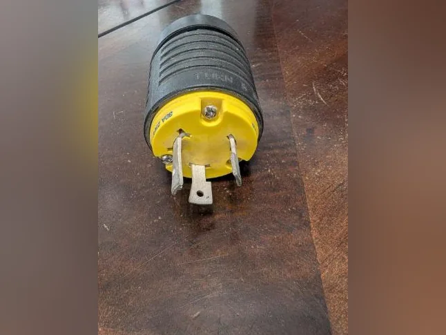 Twist Lock  30a 250v thumbnail 3