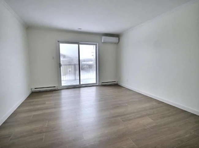 Logement 4 1/2 au rez de chaussé au 1 rue Belisle thumbnail 9