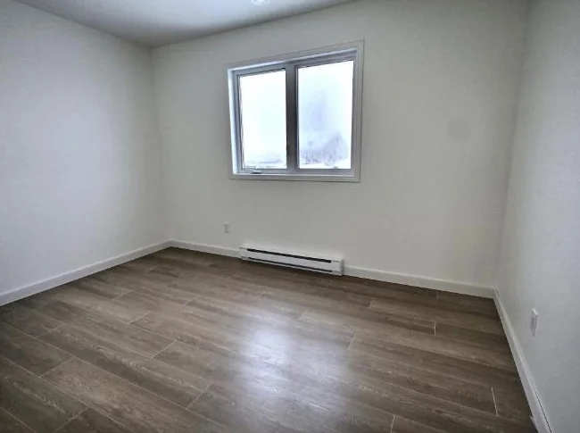 Logement 4 1/2 au rez de chaussé au 1 rue Belisle thumbnail 7