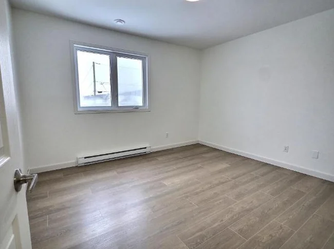 Logement 4 1/2 au rez de chaussé au 1 rue Belisle thumbnail 3