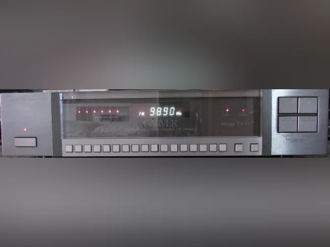 Carver Tuner & Preamp C-4000