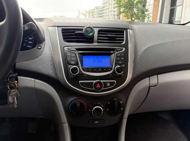 Hyundai Accent 2014 - Boîte de vitesse manuelle thumbnail 9