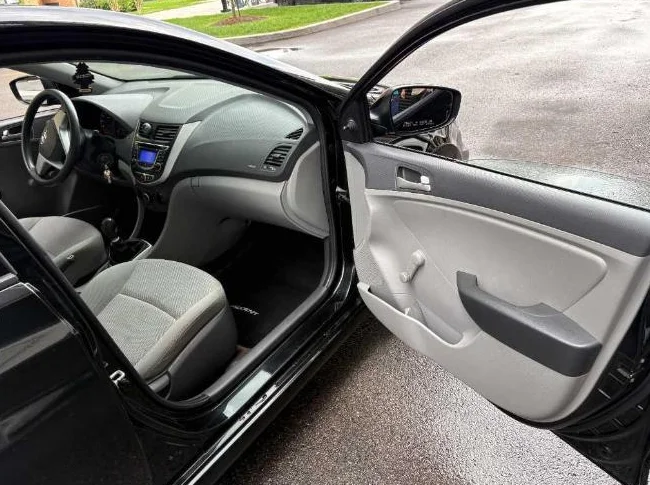 Hyundai Accent 2014 - Boîte de vitesse manuelle thumbnail 4