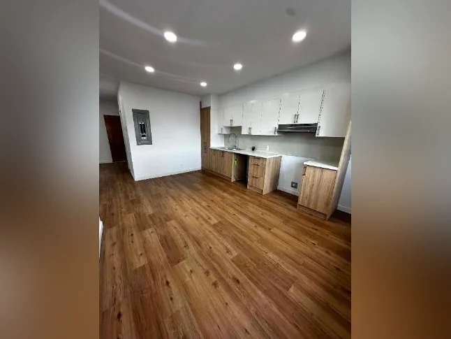 Grand 51/2 rénové/3chambres/wi-fi inclus/1050pi2/ haut duplex