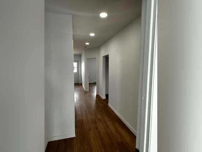 Grand 51/2 rénové/3chambres/wi-fi inclus/1050pi2/ haut duplex thumbnail 9