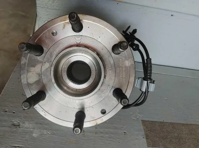 Ensemble Bearings et Hubs (les 2 roues avant) pour GMC Sierra 1500 2008