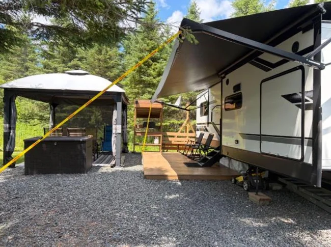 Roulotte Kodiak Ultimate 2021 de 37 pieds, comme neuve thumbnail 2
