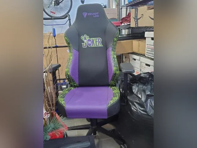 Chaise de Gaming Secret Lab adulte (elle a été réservée jusqu'à SAM 27 juin)
