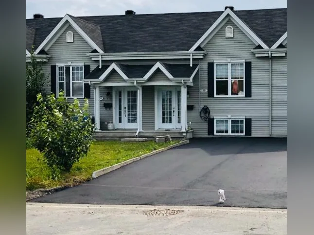 Maison en rangée (2 chambres) libre 1er aout
