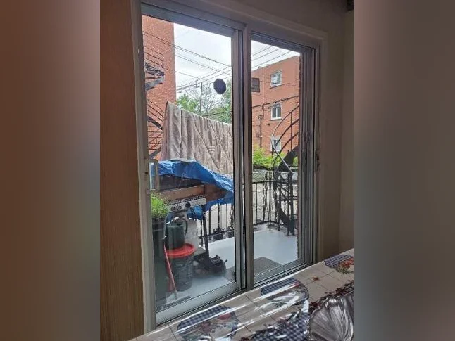 Un ensemble pour une porte-patio à vendre