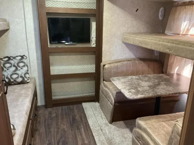 Roulotte de voyage,37 pieds,Modèle Open Range Light 308 BH,Année 2015.Négociable. thumbnail 6