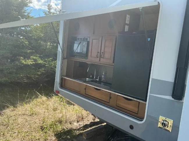 Roulotte de voyage,37 pieds,Modèle Open Range Light 308 BH,Année 2015.Négociable. thumbnail 10