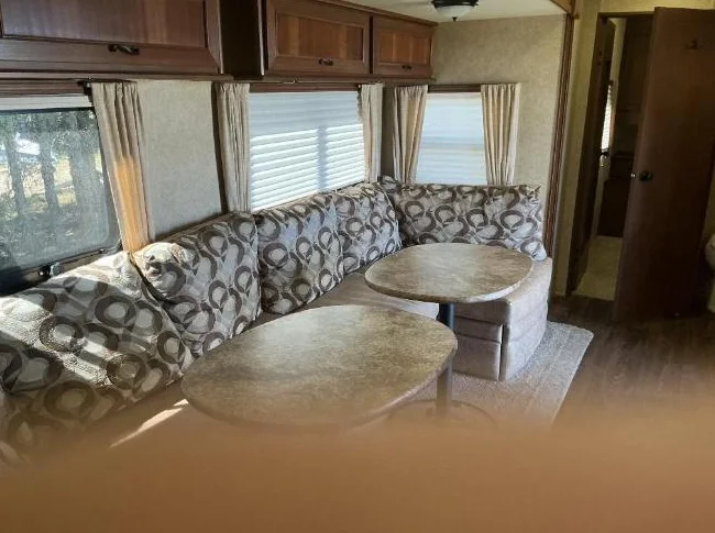 Roulotte de voyage,37 pieds,Modèle Open Range Light 308 BH,Année 2015.Négociable. thumbnail 7