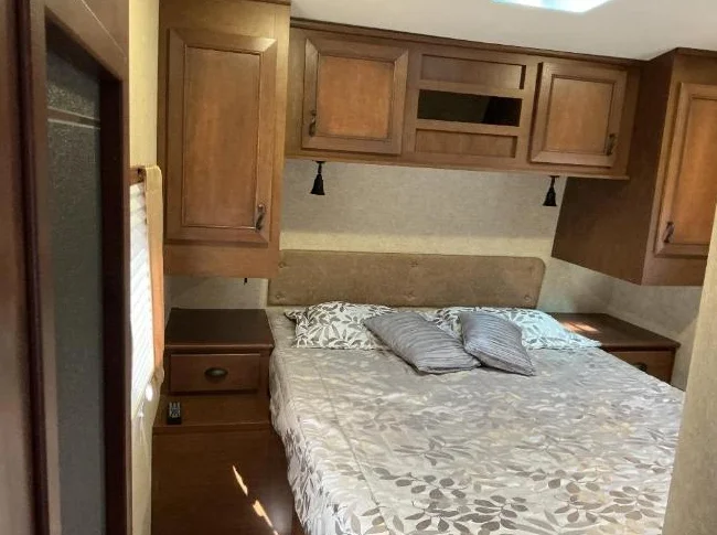 Roulotte de voyage,37 pieds,Modèle Open Range Light 308 BH,Année 2015.Négociable. thumbnail 9