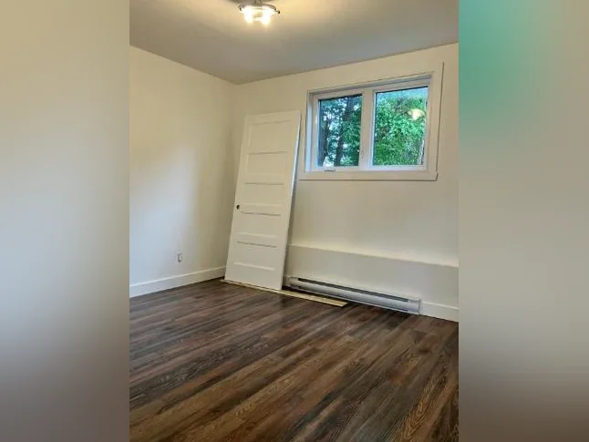 Très beau logement 4 1/2 à Lévis avec garage thumbnail 5
