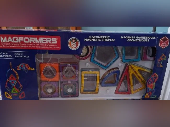 Mega blocs et formes magétiques thumbnail 2