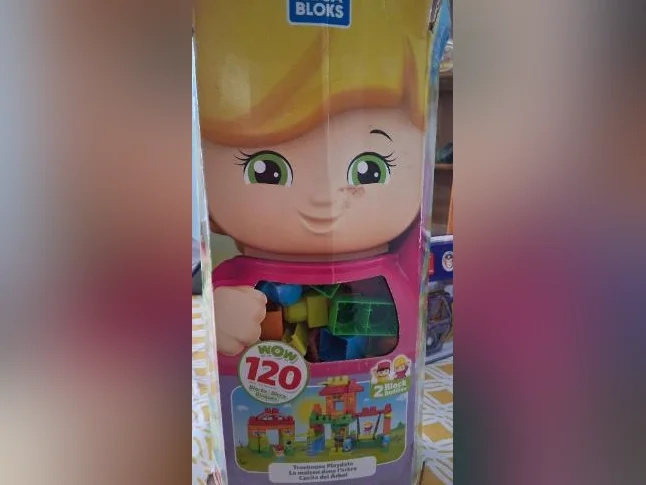 Mega blocs et formes magétiques