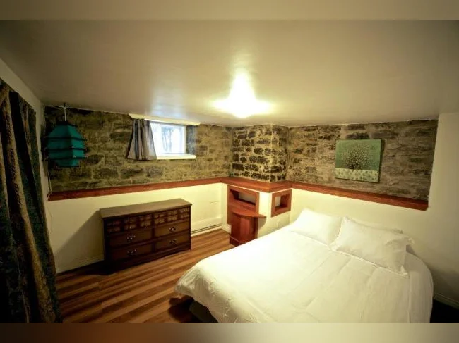 4-1/2 Rénové 2 chambre très bien Situé a Limoiou thumbnail 5