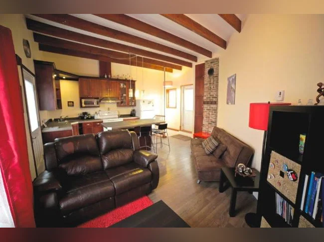 4-1/2 Rénové 2 chambre très bien Situé a Limoiou thumbnail 2