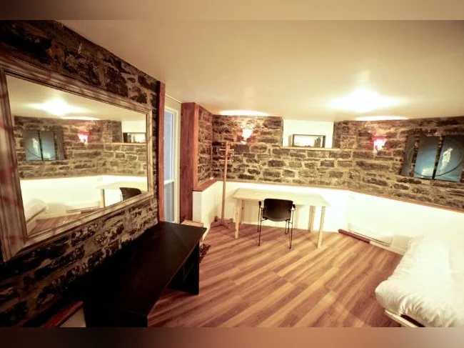 4-1/2 Rénové 2 chambre très bien Situé a Limoiou thumbnail 7