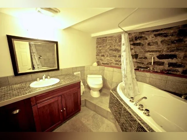 4-1/2 Rénové 2 chambre très bien Situé a Limoiou thumbnail 10