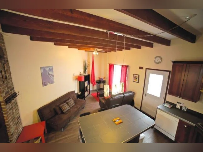 4-1/2 Rénové 2 chambre très bien Situé a Limoiou
