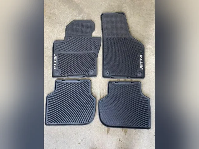 Tapis Monster et Cargoliner pour Jetta 2011-2018
