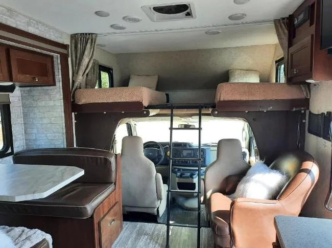 VR Motorisé Classe C 2019 Forest River Forester 2651CD - Véritable 4 saisons thumbnail 3