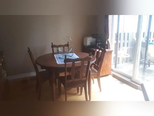 Chambre éclairée à Hull thumbnail 5