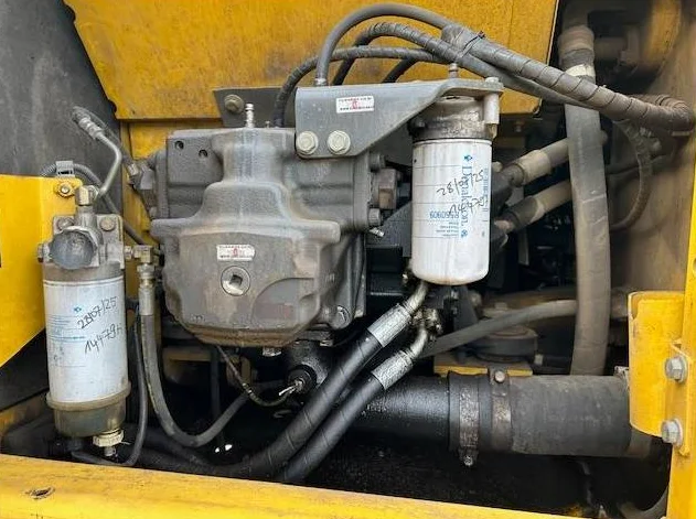 Komatsu PC200 LC-8 2011 thumbnail 8