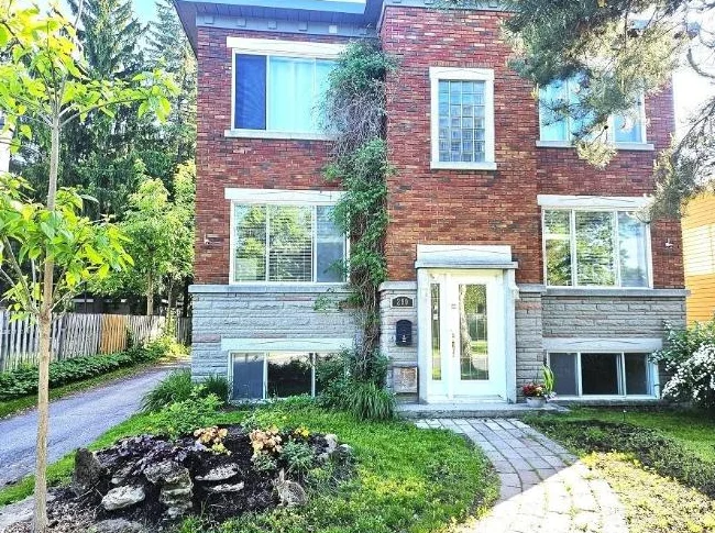 5 1/2 dans le Vrai Vieux-Longueuil
