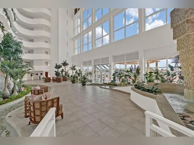 🌴☀️ SPÉCIAL AOÛT EN FLORIDE — CONDO DE LUXE FACE À L’OCÉAN + DISNEY 🎢🌊moins d’1 h, 2950$ US thumbnail 9