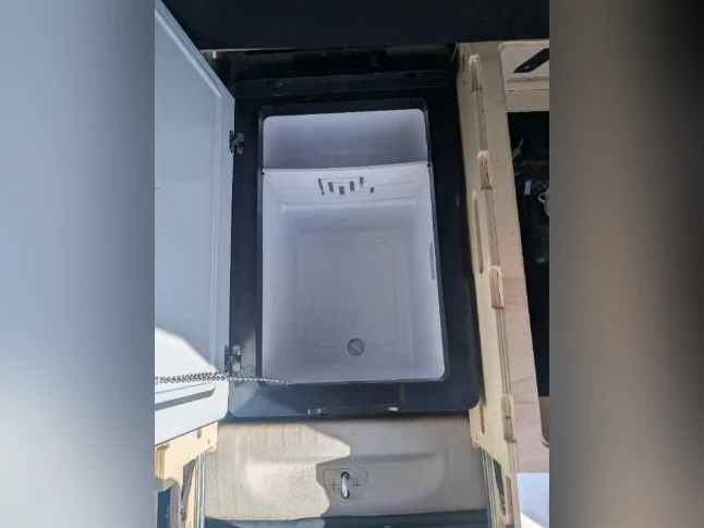 Grand Caravan Chrysler 2023 thumbnail 8