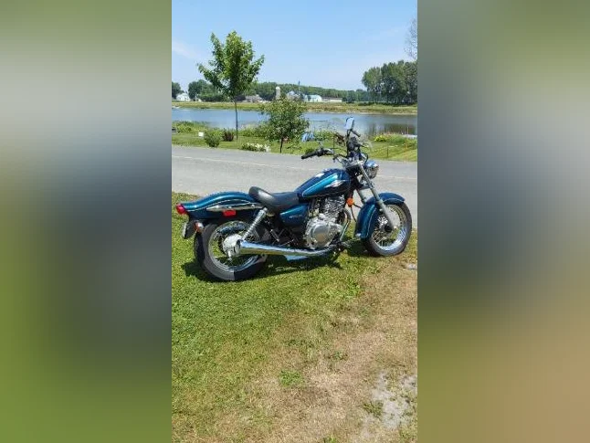 "Cruiser" Suzuki Marauder GZ250 1999 [bas milage 4100km!]