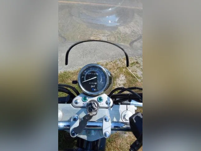 "Cruiser" Suzuki Marauder GZ250 1999 [bas milage 4100km!] thumbnail 3