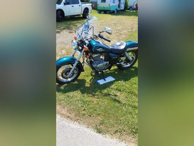 "Cruiser" Suzuki Marauder GZ250 1999 [bas milage 4100km!] thumbnail 4