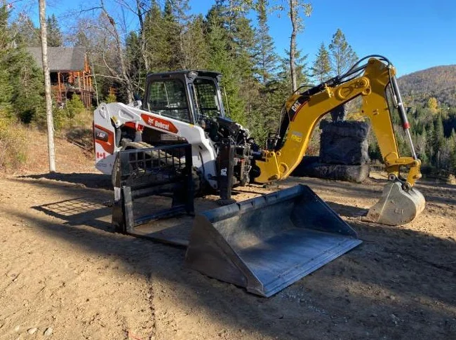 🚜 Bobcat T62 2023 – Seulement 198 heures + Pelle rétro Caterpillar BH150 INCLUSE ! Super aubaine ! thumbnail 10
