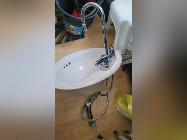 Lavabo avec robinetterie