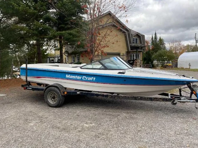 Bateau Mastercraft 1993 en bon état thumbnail 3
