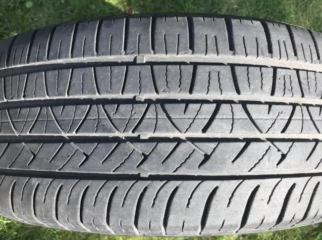 4x Pneus D’été Motomaster SE3 205/65R16 + Rims 5x114.3mm thumbnail 4