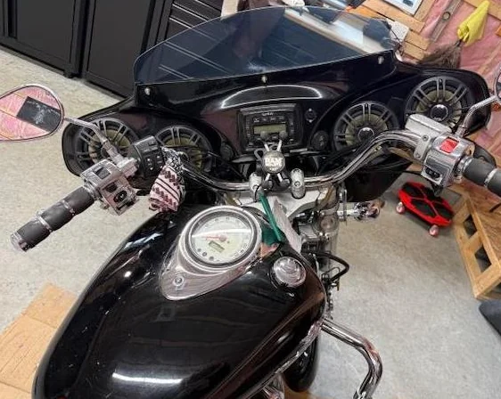 Moto Yamaha V Star 1100 cc 2003 très propre thumbnail 5