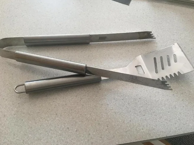 Ustensiles pour le barbecue neuf, jamais utilisées