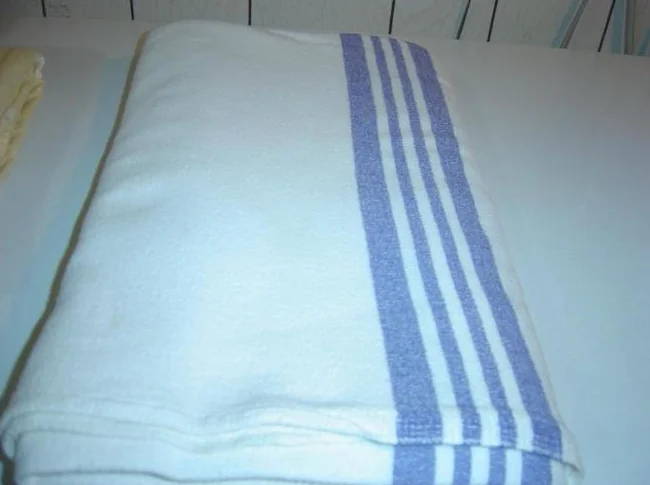 literie divers ensemble draps LIT 60p, 54p ,et 39p , aussi drap seul