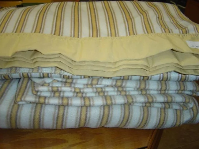 literie divers ensemble draps LIT 60p, 54p ,et 39p , aussi drap seul thumbnail 7