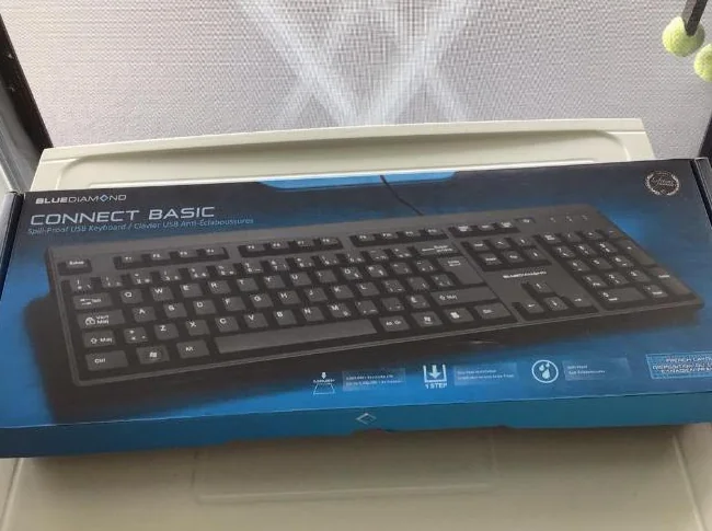 A VENDRE CLAVIER D’ORDINATEUR thumbnail 3