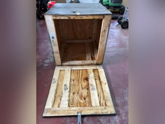 Grosse Boîte (coffre) en bois Large Wooden Storage Box (chest) thumbnail 5