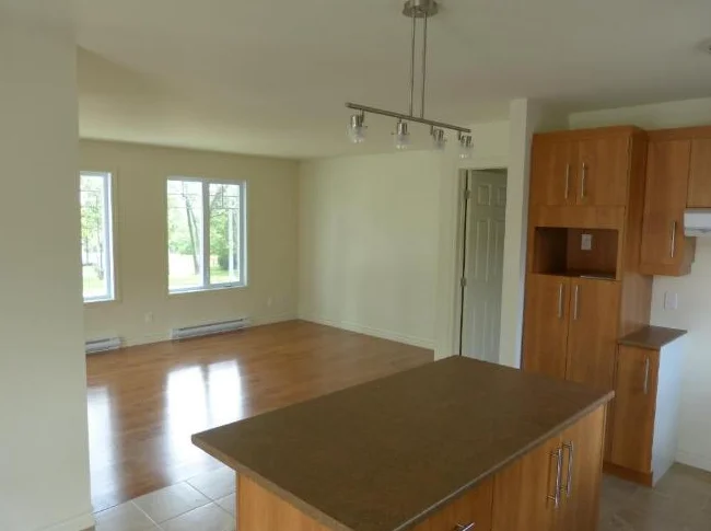 Beau grand condo a Ste-foy thumbnail 3