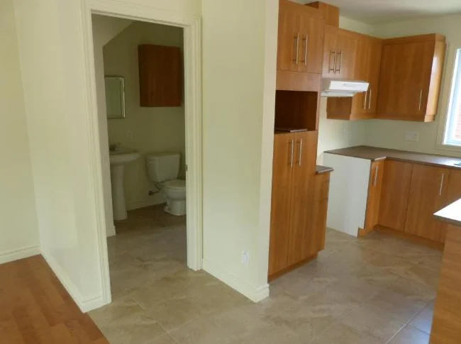 Beau grand condo a Ste-foy thumbnail 6