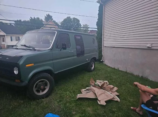 Van ford 1977 camper thumbnail 3